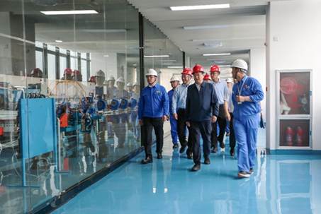打造向上向前第一象限生力軍 錘煉甘于做人做事作難、受苦受累受屈的企業家隊伍——河南投資集團黨委書記、董事長劉新勇蒞臨安彩高科開展主題教育調研