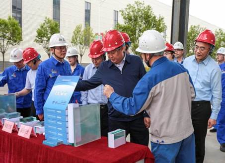 打造向上向前第一象限生力軍 錘煉甘于做人做事作難、受苦受累受屈的企業家隊伍——河南投資集團黨委書記、董事長劉新勇蒞臨安彩高科開展主題教育調研