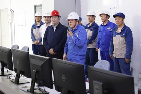 打造向上向前第一象限生力軍 錘煉甘于做人做事作難、受苦受累受屈的企業家隊伍——河南投資集團黨委書記、董事長劉新勇蒞臨安彩高科開展主題教育調研